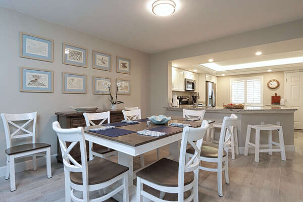 Dining area with breakfast bar