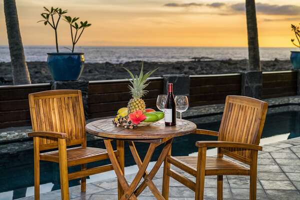 Outdoor Table and Chairs in the Ocean Front Lanai