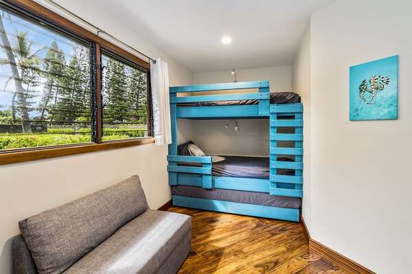 Bonus Room with Twin Bunk Beds