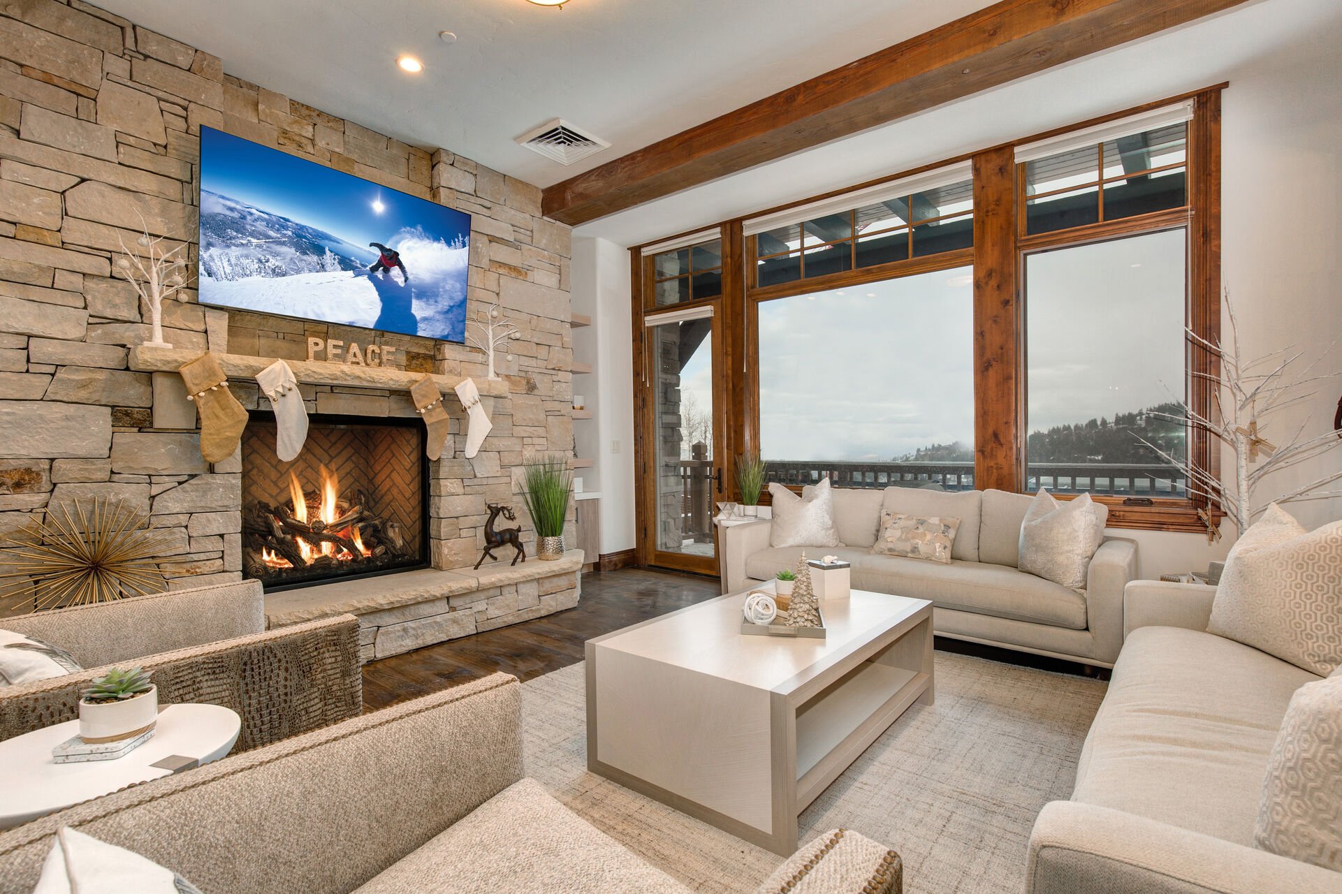 Completed Renovated Ski-in/Ski-out Condo