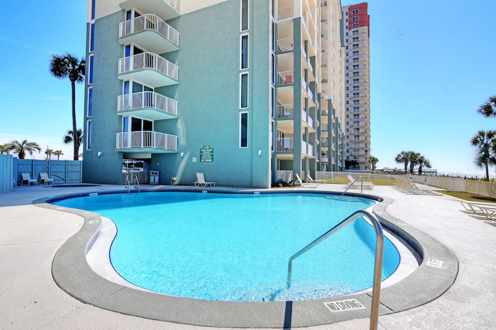 Vacation Life Properties: Long Beach Resort Unit 706 Tower 2 in Panama