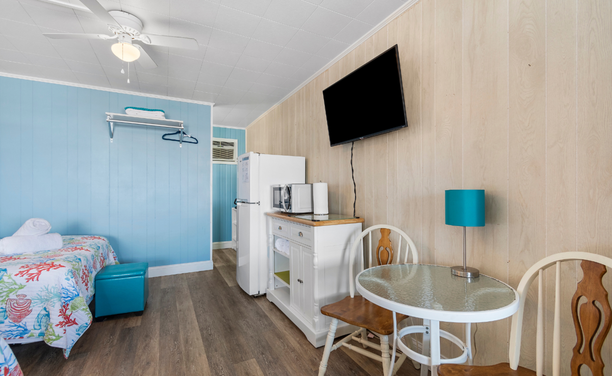 Winter Rental CM213 - Studio Continental Motel Swiper