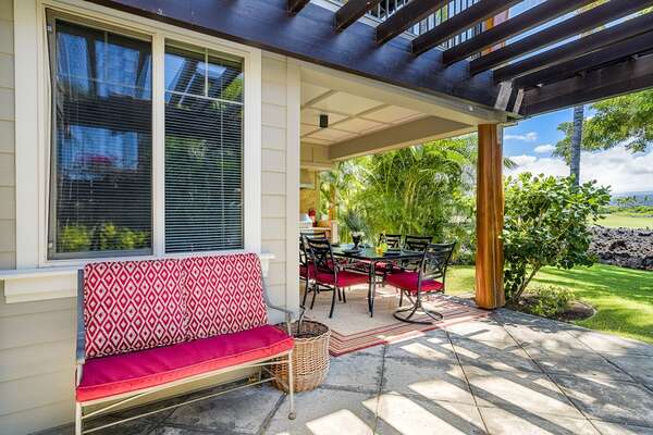 Lanai with Plenty of Seating and Views of the Golf Course