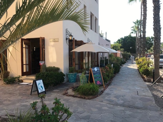 Coffee Shop in Loreto Bay, old photo, (La Sirena has moved across the street)
