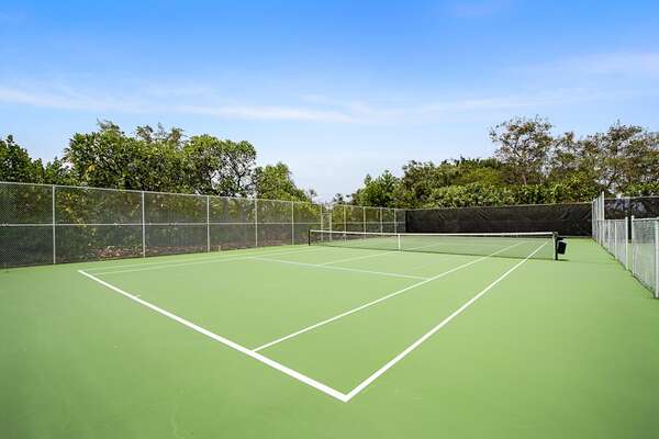 Tennis Courts Surrounded by Trees near Kona Hawaii Vacation Rentals