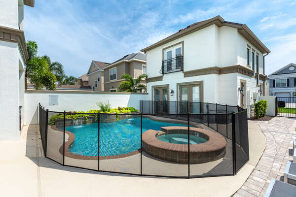 An optional pool fence can be set up for additional safety