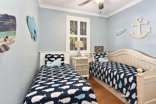 Guest Bedroom with twin beds