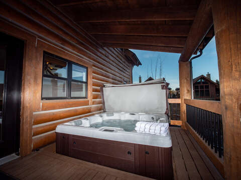 Hot Tub on Outise Deck