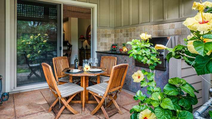 Private Lanai with BBQ Grill and Outdoor Dining Set