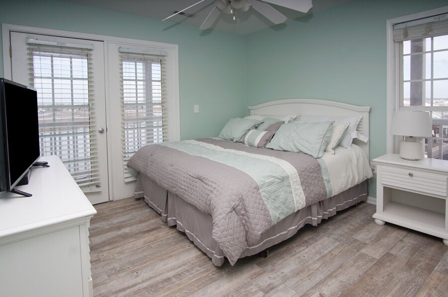 Admirals Quarters A vacation home in Cherry Grove, North Myrtle Beach | bedroom 1 | Thomas Beach Vacations