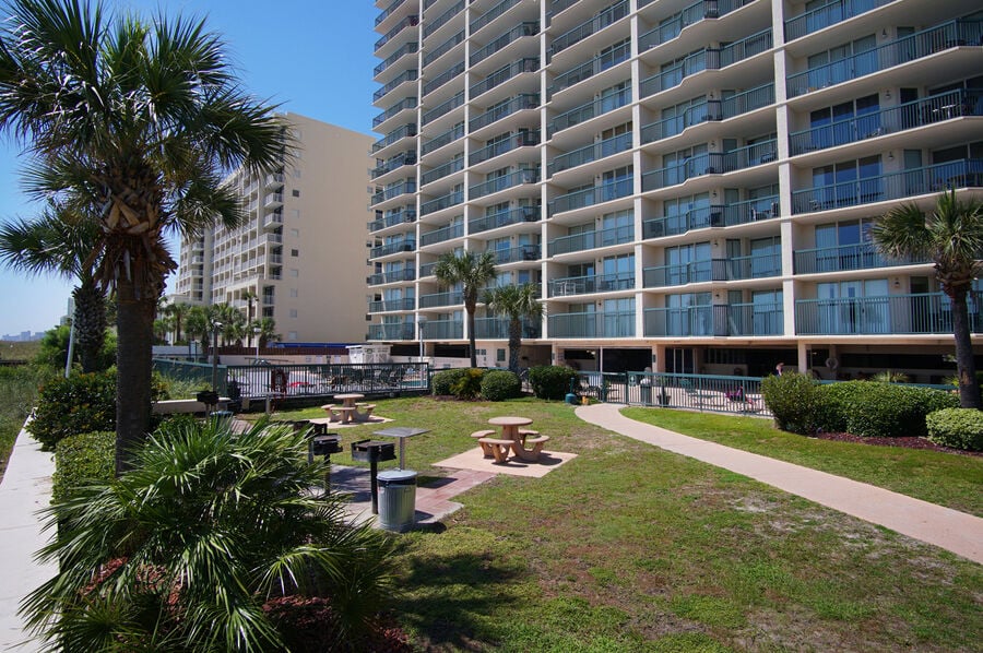Ashworth 1704 oceanfront vacation rental in Ocean Drive, North Myrtle Beach | grills area | Thomas Beach Vacations