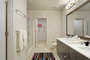 Glass Shower and Walk-in Closet - Vacation Rentals in Atlanta - Spectacular Suites