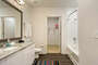 Dual Vanities with Bathtub and Shower - Temporary Housing Atlanta - 2-Bedroom Spectacular Suites