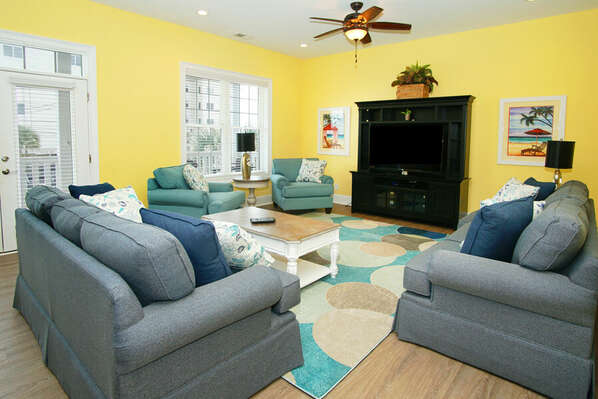 Another Day in Paradise vacation rental in Cherry Grove, North Myrtle Beach | living room 1 | Thomas Beach Vacations