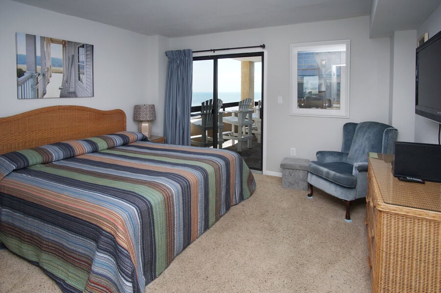 Sea Pointe 609 - oceanfront condo in Cherry Grove Beach in North Myrtle Beach | bedroom 1 | Thomas Beach Vacations