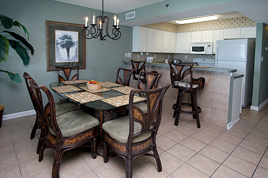 Paradise Pointe 10D - oceanfront condo in Cherry Grove Beach in North Myrtle Beach | dining area | Thomas Beach Vacations