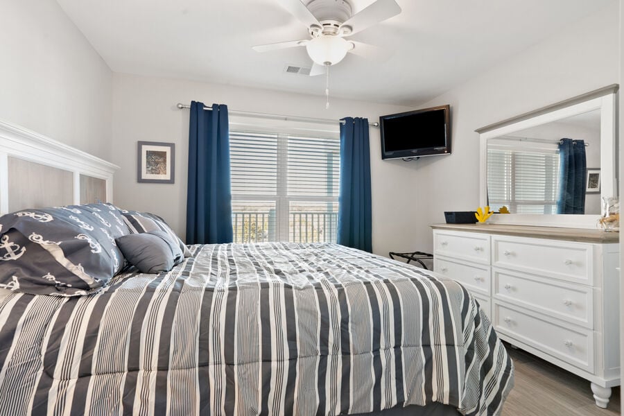 Sea Oats B2 - oceanfront condo in Cherry Grove Beach in North Myrtle Beach | bedroom 3 | Thomas Beach Vacations