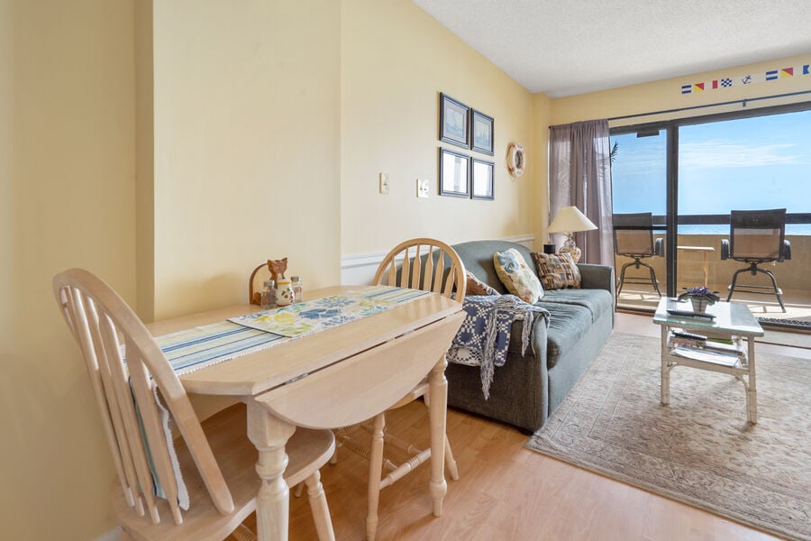Sea Pointe 306 - oceanfront condo in Cherry Grove Beach in North Myrtle Beach | dining area | Thomas Beach Vacations