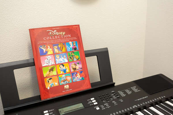 Learn to play your favorite Disney songs on the keyboard!
