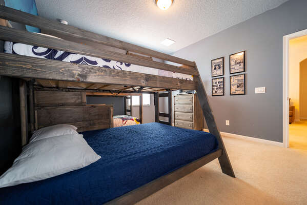 2 bunk beds offer 3 twin beds and a full size