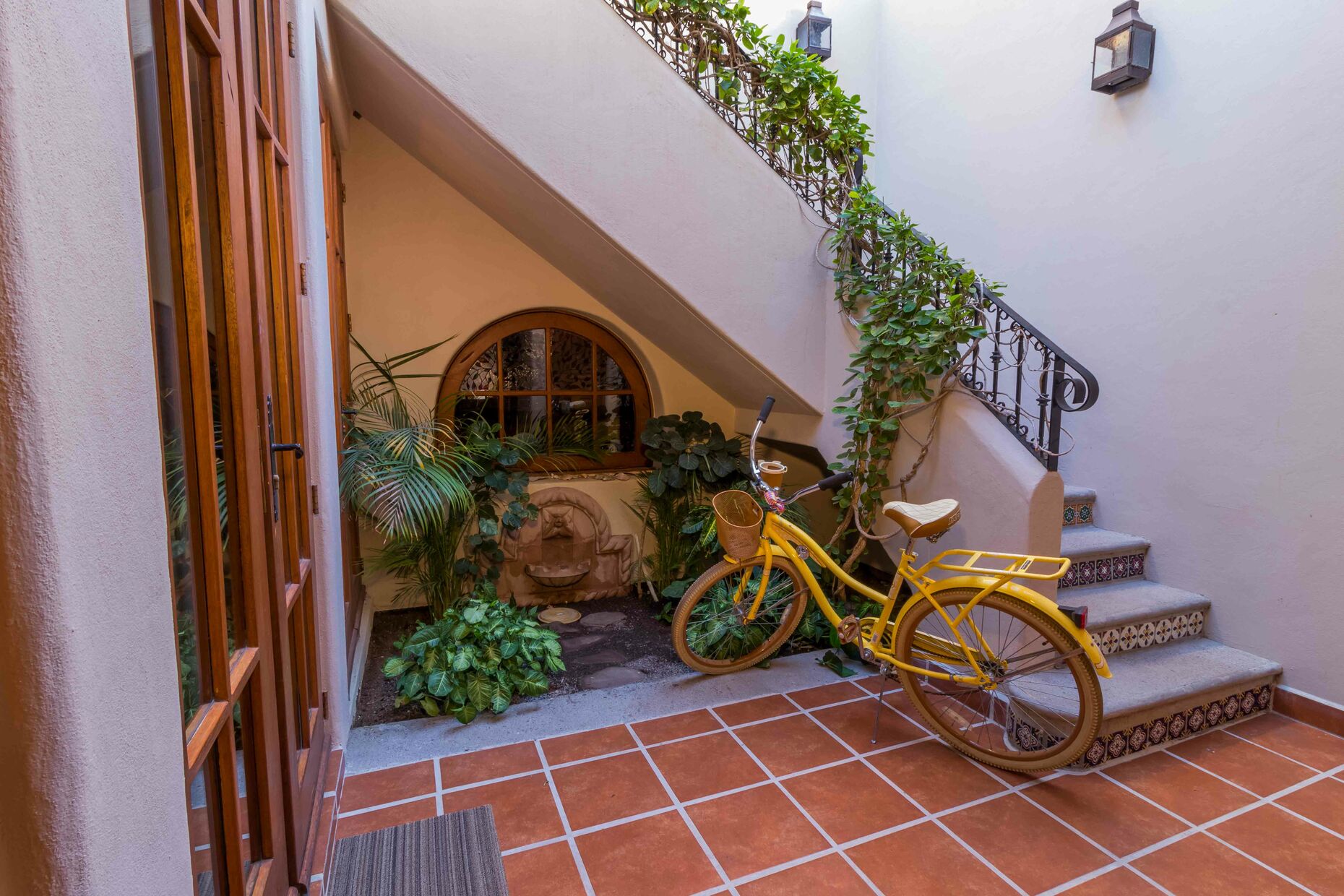 Garden area / Fountain / Stairwell to Terrace / Bike available for guest