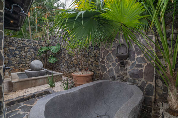 Outdoor jungle bathtub