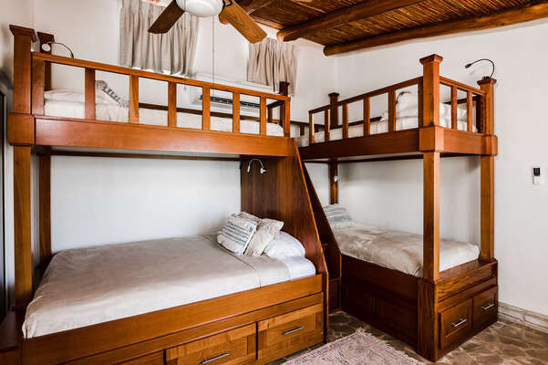 #5 Oceanview Bunk-bedroom – Two Bunk Beds, One Queen and 3 Single Beds, Ocean View, Living Area, AC.