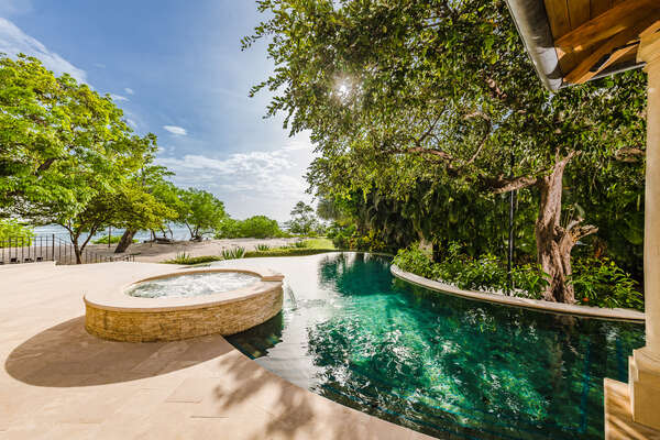 The ultimate relaxation with our Jacuzzi and pool – where your dreams of serenity come true.
