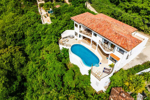 Discover Casa Xanadu: Where Tamarindo's beauty unfolds before your eyes