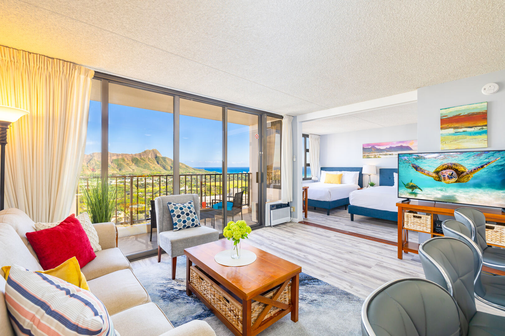 Beautiful Ocean and Diamond Head views from everywhere in the condo.