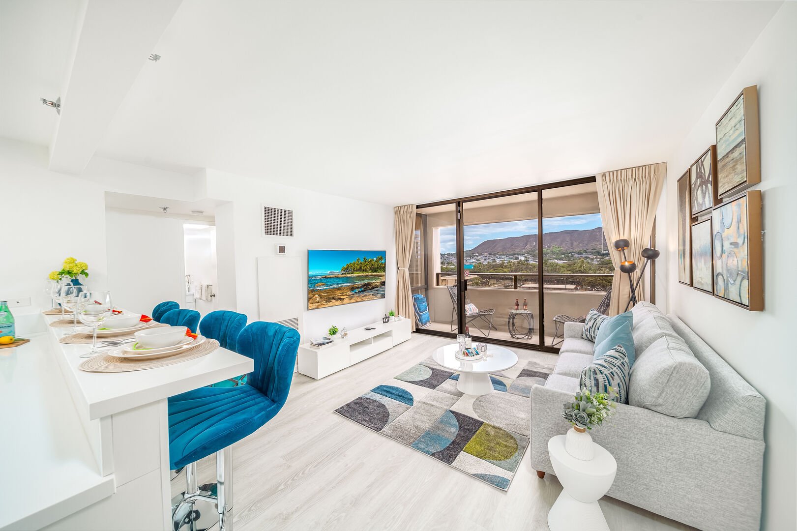 Have a relaxing stay in your recently renovated beautiful condo with a stunning Diamond Head View from your kitchen, living room, and balcony.
