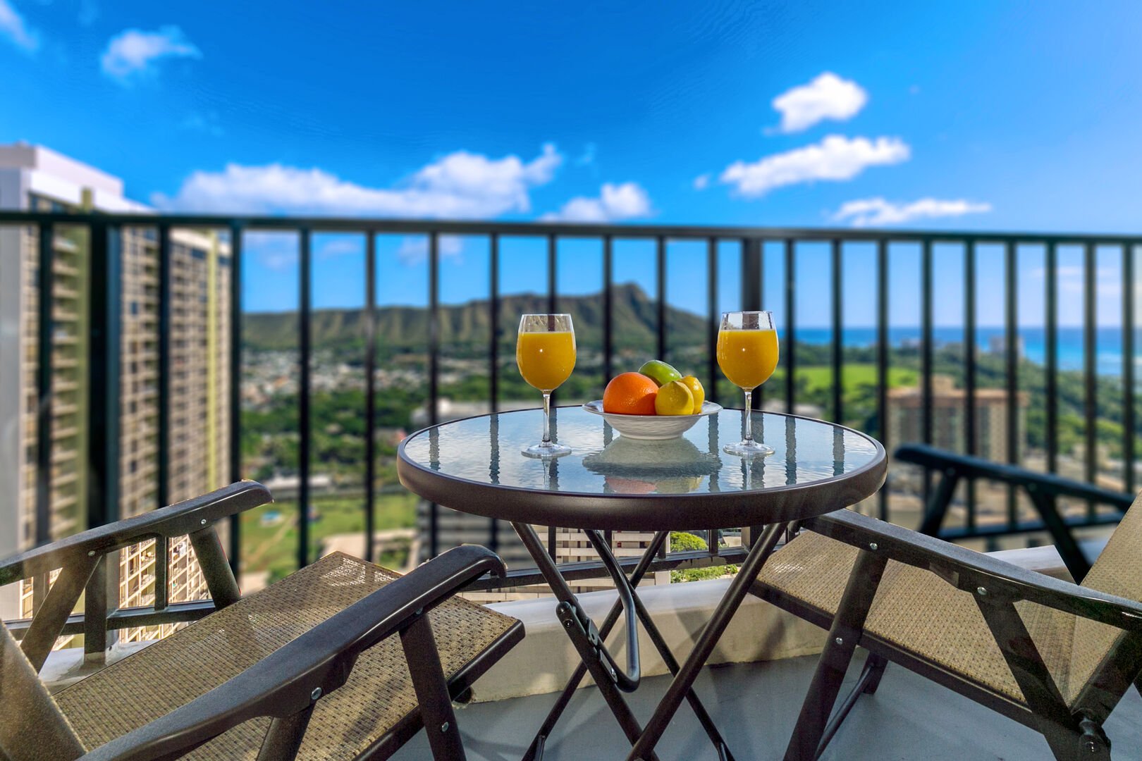 Have a refreshing morning on your balcony while enjoying the beautiful Ocean and Diamond Head Views!