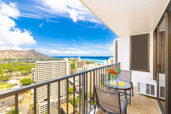 Have coffee on your balcony with the stunning Diamond head and ocean view!
