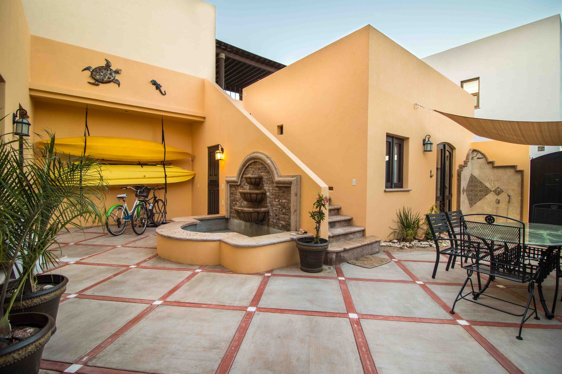 Courtyard, an exquisite fountain with a small dipping pool.Bikes available for guest