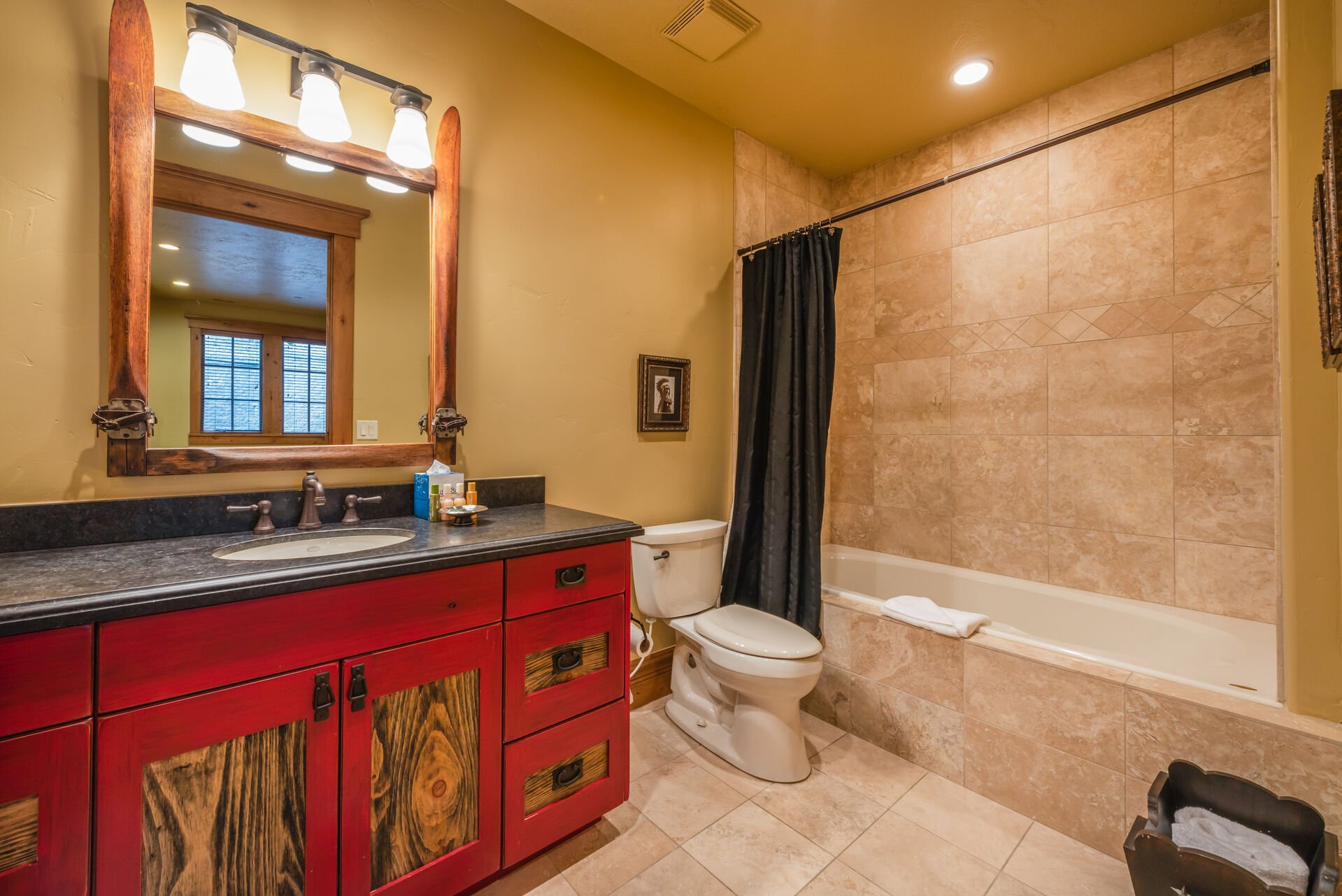 Bunk Room Private Bath with Tub/Shower Combo