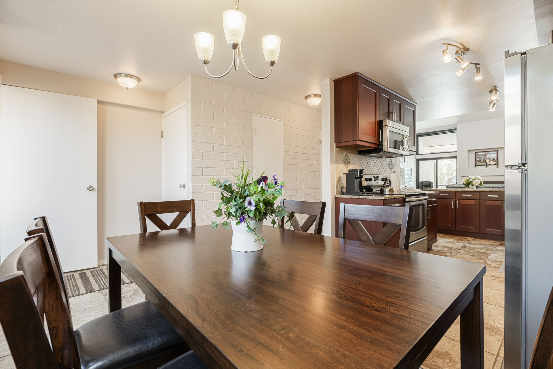 Dining Area with Seating for Up to 7