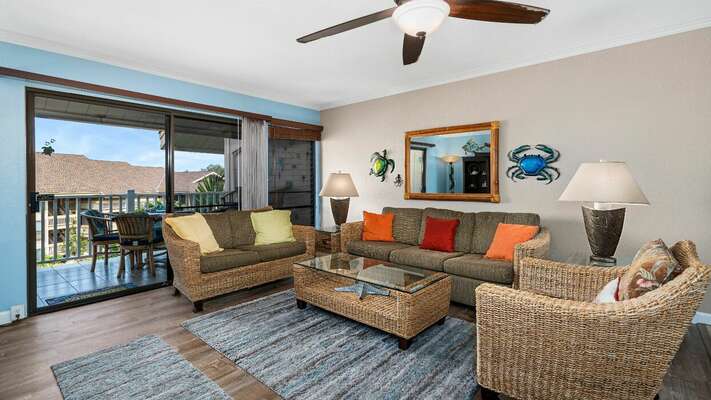 Tropical colors and décor provide a relaxing atmosphere