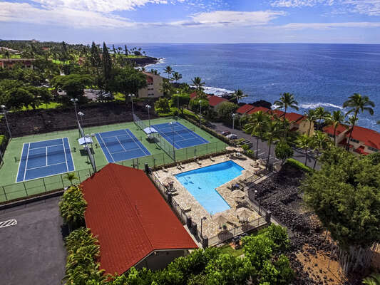 Overview of the Keauhou Surf & Racquet