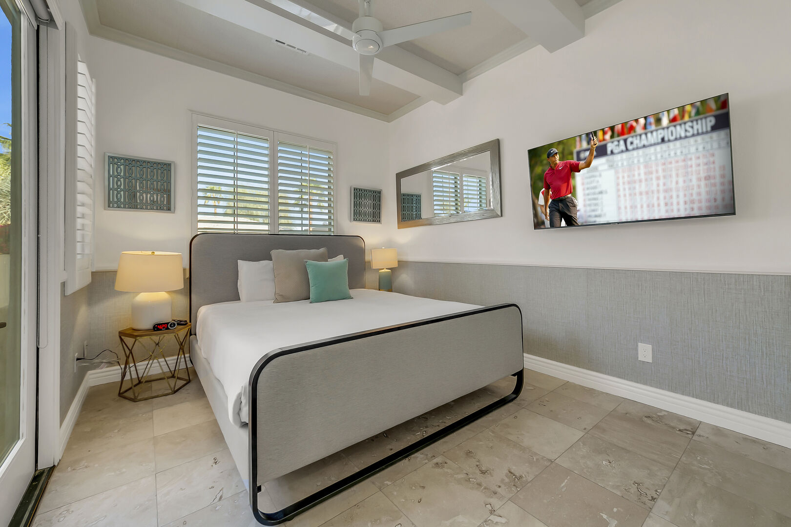 Casita Suite 3 features a King-sized Bed.