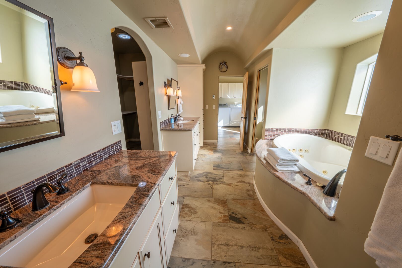 Huge Master En Suite That Also Leads Into Laundry Room