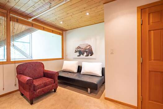Family room: Entertainment area