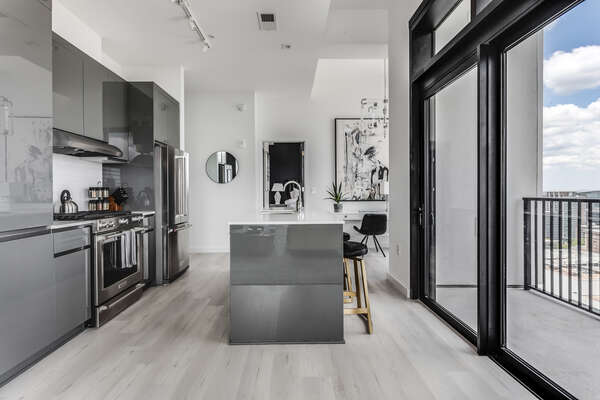 Image of Spacious Kitchen in Lilli Midtown Apartment.