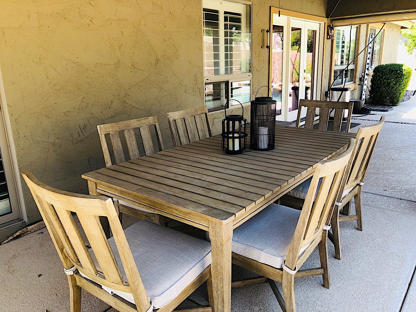 Enjoy your favorite BBQ meal outside at the dining table