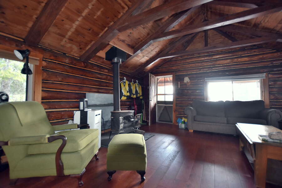 Morgan & Log Cabin - F334B - Living Area