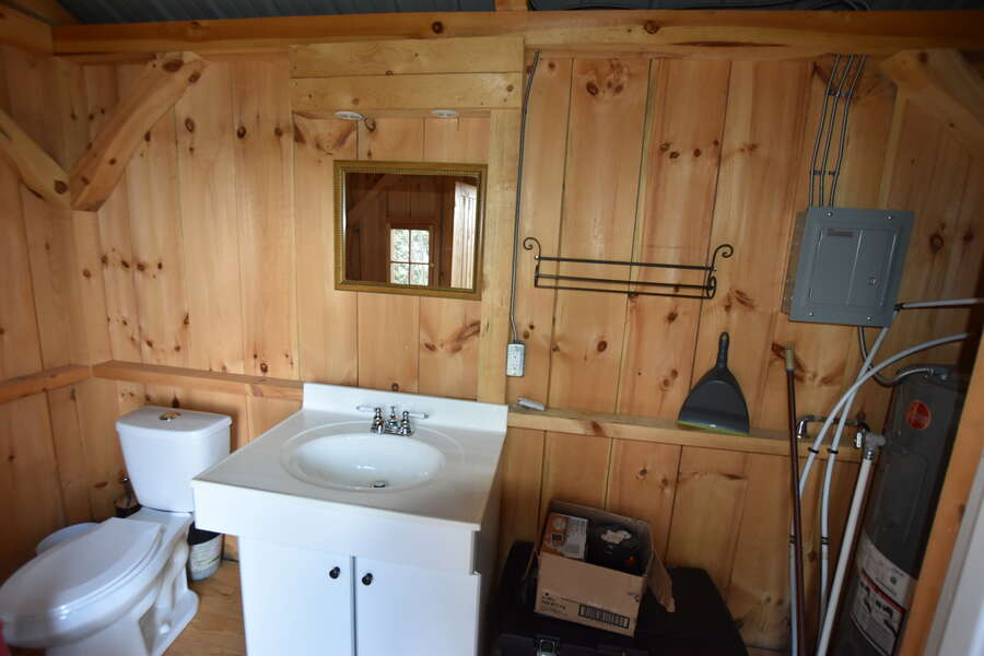 Morgan & Log Cabin - F334B - Washroom