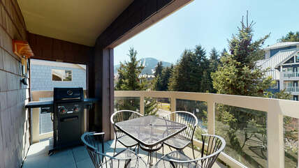 Large Balcony w/ Mountain Views and Gas BBQ
