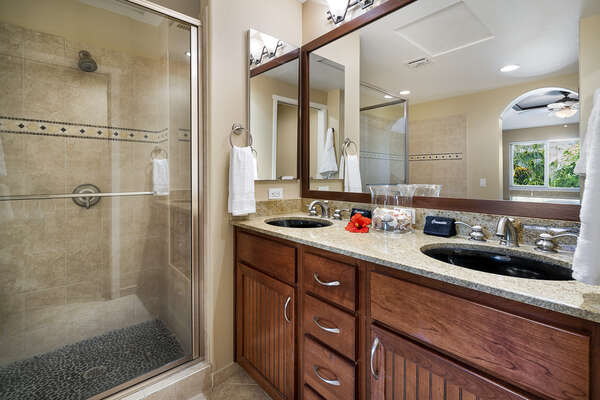 Primary bath includes shower with sepereate bath tub