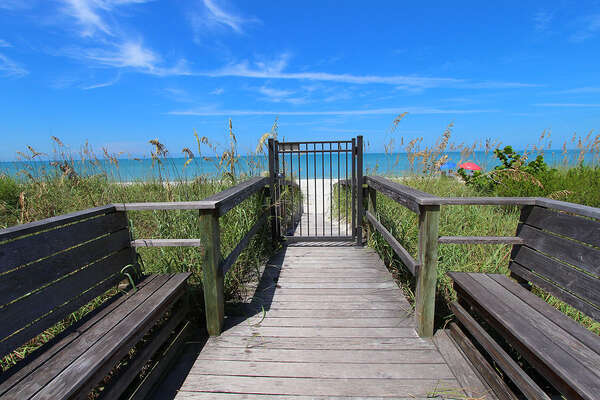Beach access boardwalk
