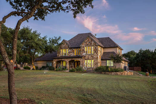 4,600 Square Foot Luxury Home with Activities Galore!