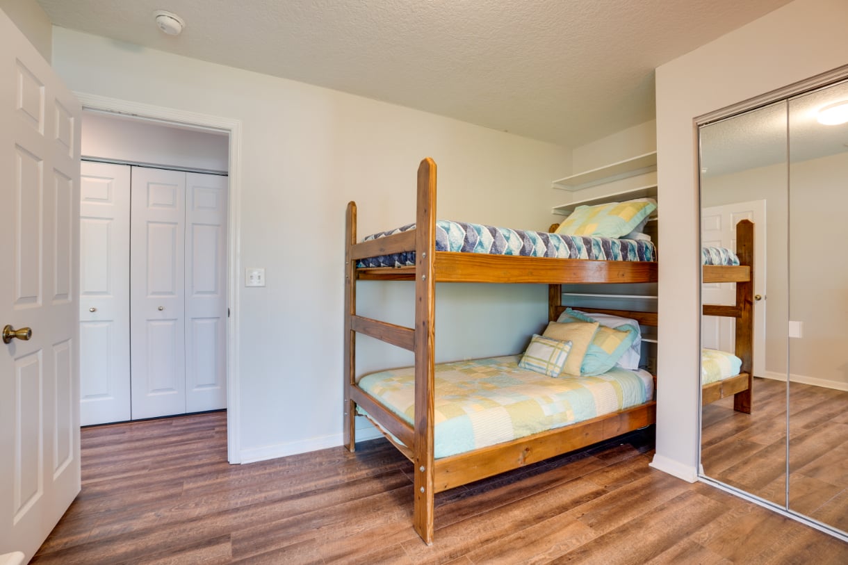 Bedroom 3 - 2 Twin Beds